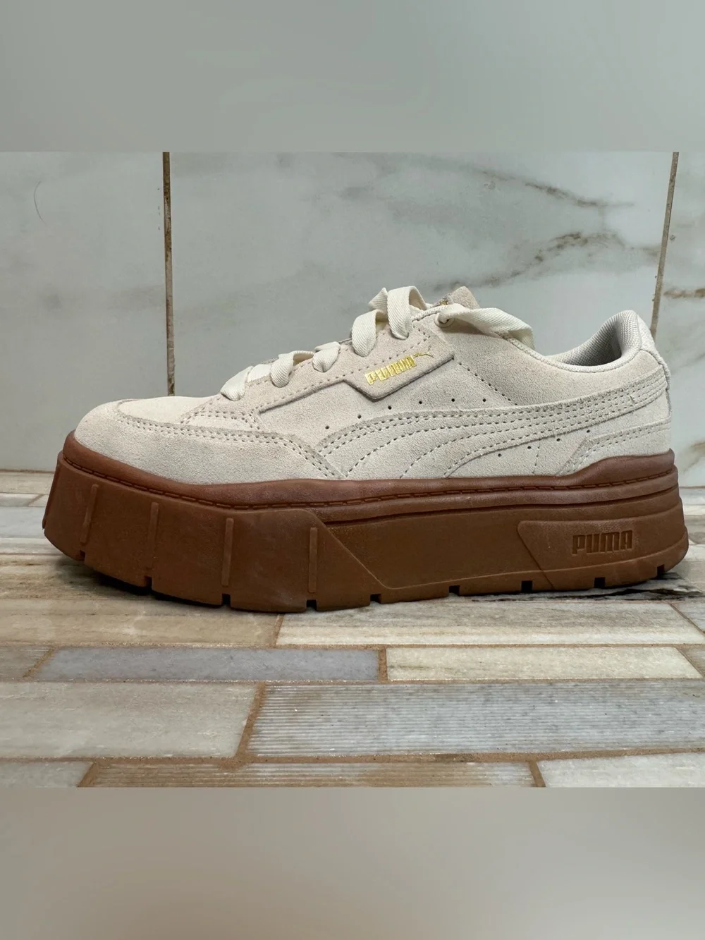 Puma Mayze Stack Luxe Platform Sneakers Cream Suede Gum Sole Women’s US 8